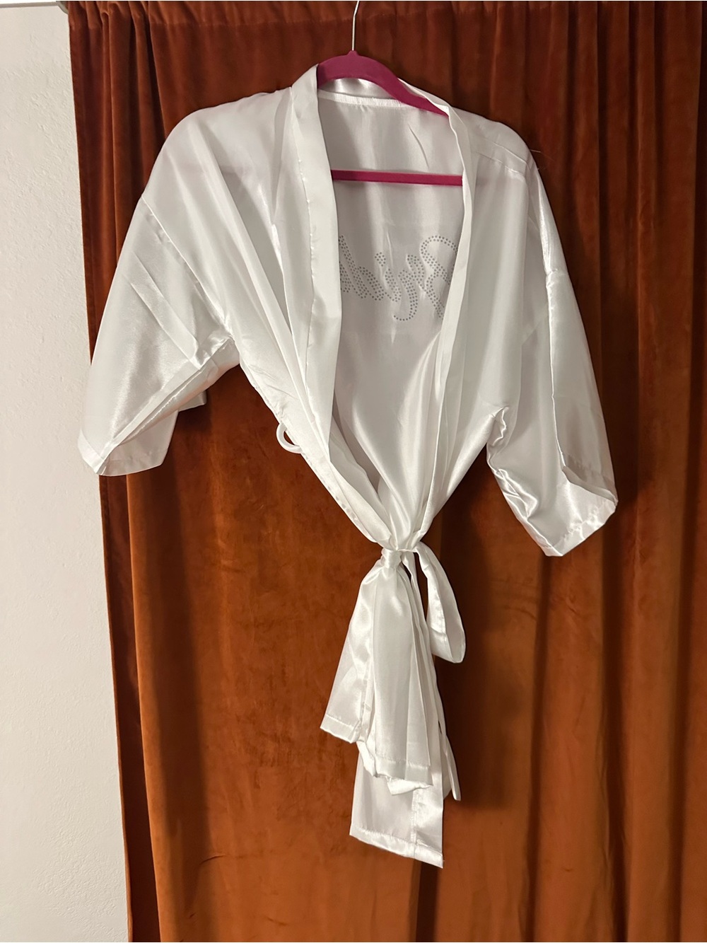 Bride Satin Robe in White with Rhinestone Script size medium - Picture 2 of 2